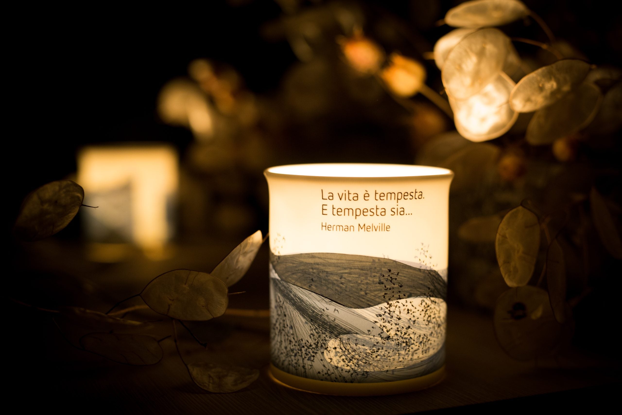 Lampada letteraria - La vita è tempesta. E tempesta sia… Herman Melville